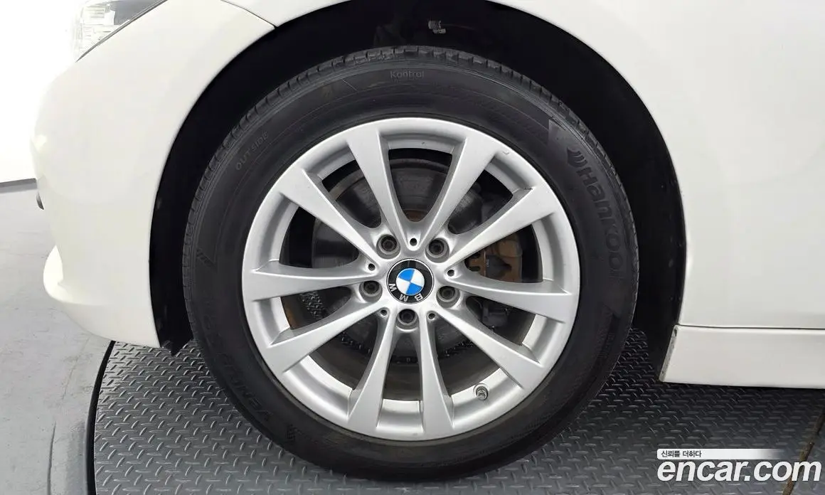 BMW 3 серия 2018 2.0 автомат (гидро), фото 5