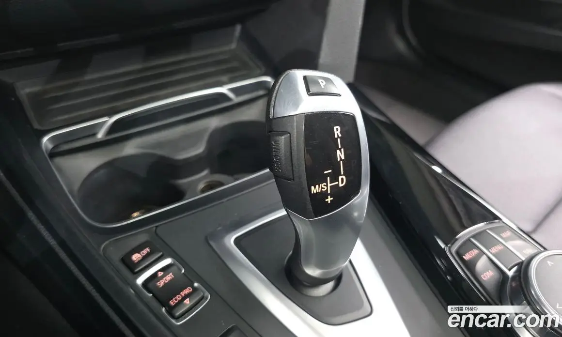 BMW 3 серия 2018 2.0 автомат (гидро), фото 9