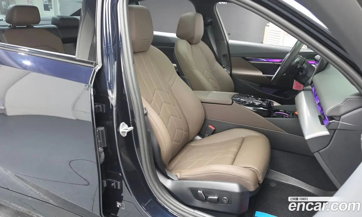 BMW 5 серия 2025 2.0 автомат (гидро), фото 16