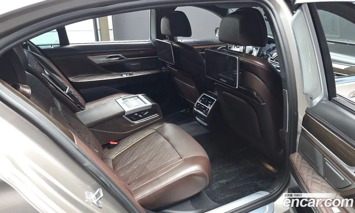 BMW 7 серия 2021 3.0 автомат (гидро), фото 12 BMW 7 серия 2021 3.0 автомат (гидро), фото 12