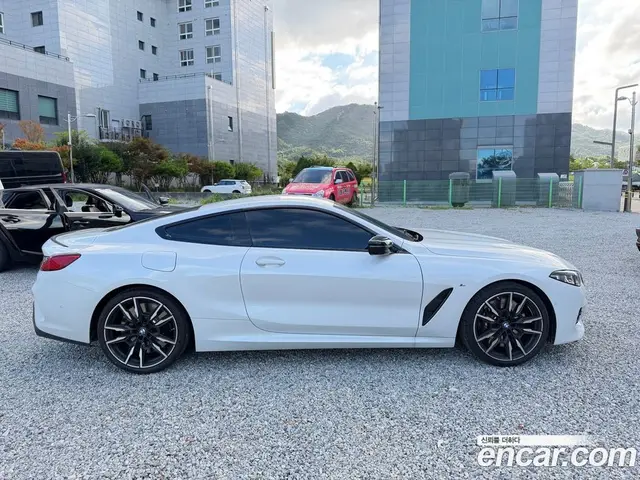 BMW 8 серия 2026 4.4 автомат (гидро), миниатюра 7 BMW 8 серия 2026 4.4 автомат (гидро), миниатюра 7