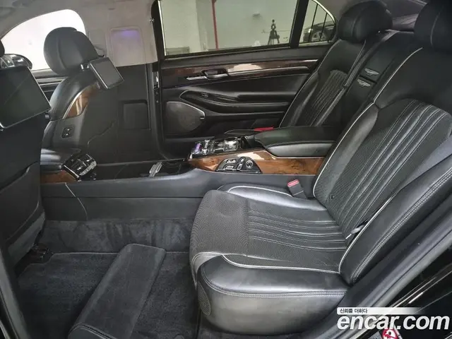 Genesis EQ900 2016 5.0 автомат (гидро), миниатюра 12