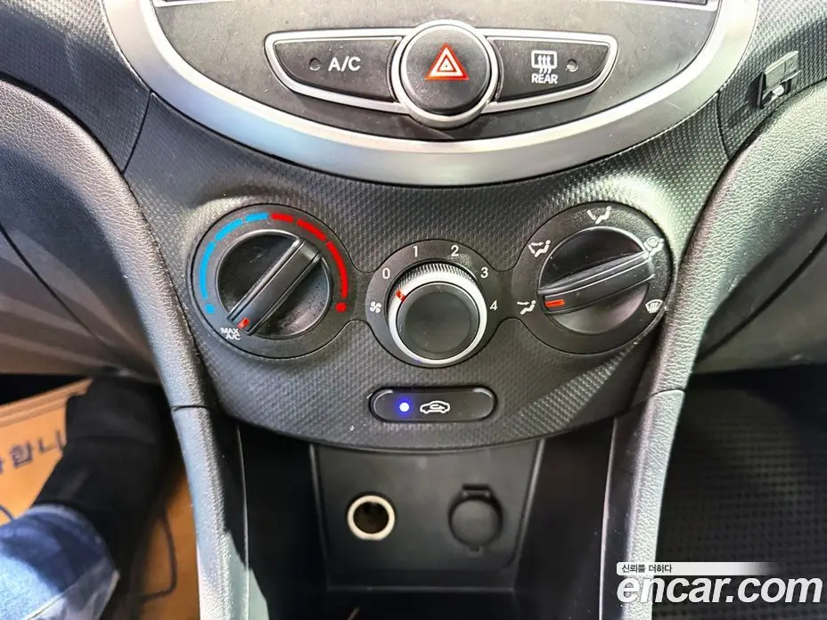 Hyundai Accent 2012 1.6 автомат (гидро), фото 13