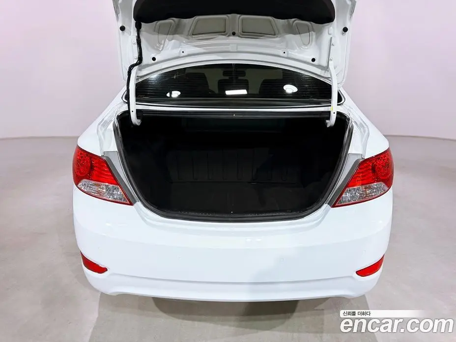 Hyundai Accent 2012 1.6 автомат (гидро), фото 19