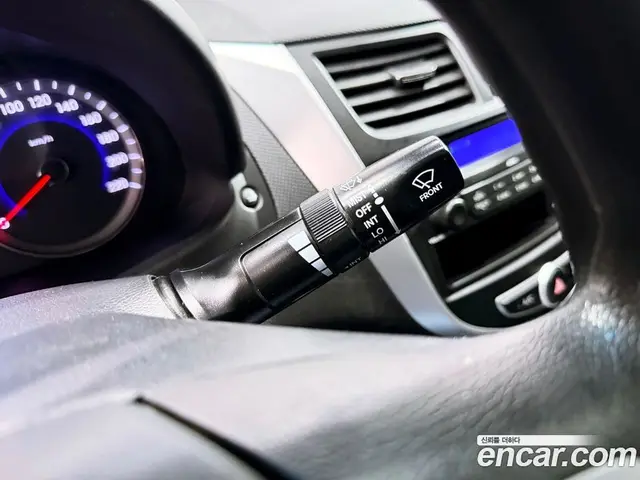 Hyundai Accent 2012 1.6 автомат (гидро), миниатюра 9
