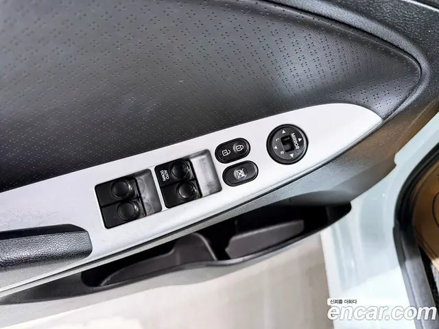 Hyundai Accent 2012 1.6 автомат (гидро), миниатюра 10