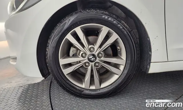 Hyundai Avante 2015 1.6 автомат (гидро), миниатюра 5