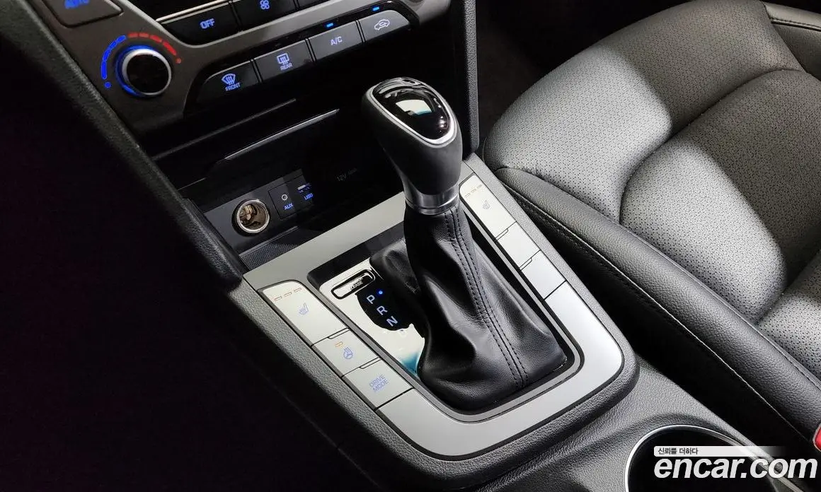 Hyundai Avante 2015 1.6 автомат (гидро), фото 9