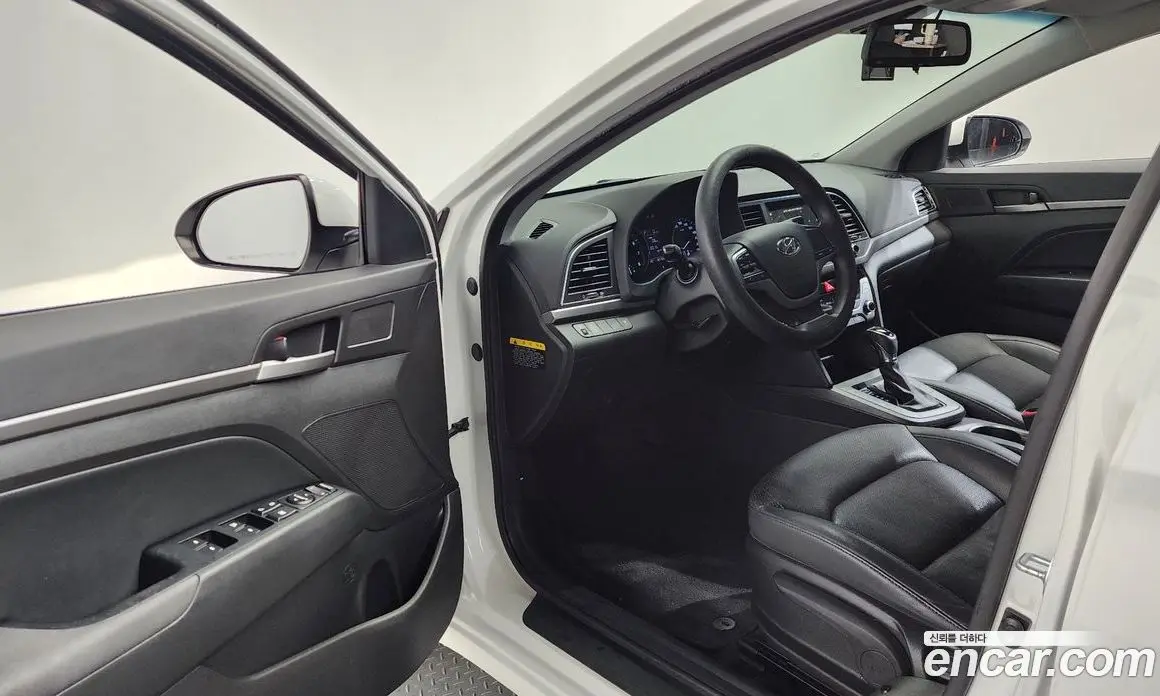 Hyundai Avante 2015 1.6 автомат (гидро), фото 10