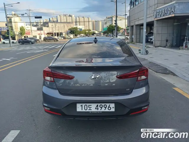Hyundai Avante 2019 1.6 автомат (гидро), миниатюра 2