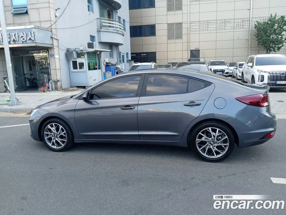 Hyundai Avante 2019 1.6 автомат (гидро), фото 3