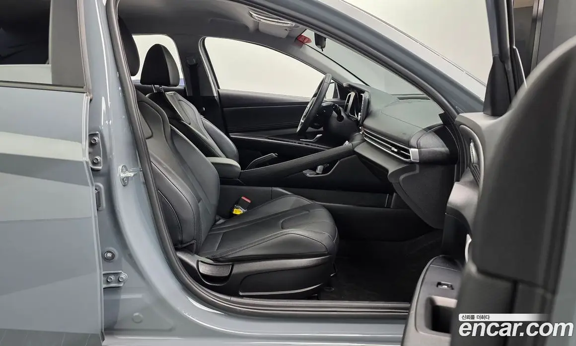 Hyundai Avante 2021 1.6 автомат (гидро), фото 11