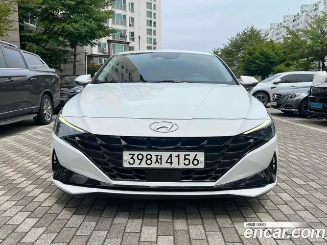 Hyundai Avante 2021 1.6 автомат (гидро), миниатюра 2