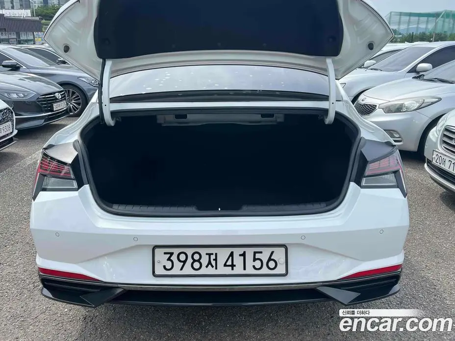 Hyundai Avante 2021 1.6 автомат (гидро), фото 11