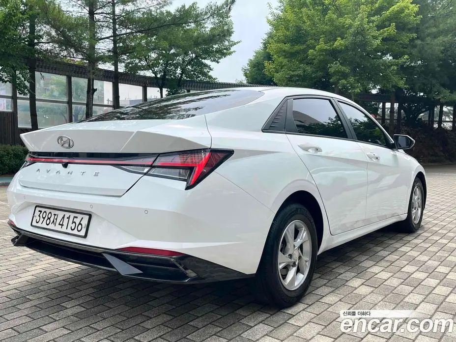 Hyundai Avante 2021 1.6 автомат (гидро), фото 4