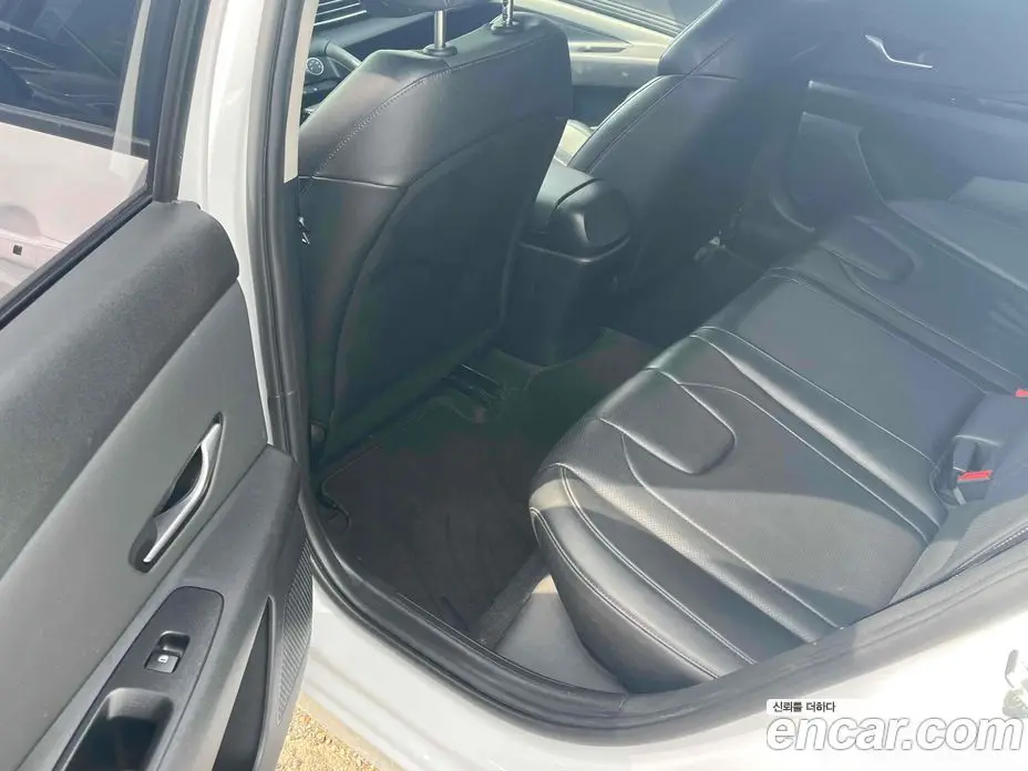 Hyundai Avante 2021 1.6 автомат (гидро), фото 10