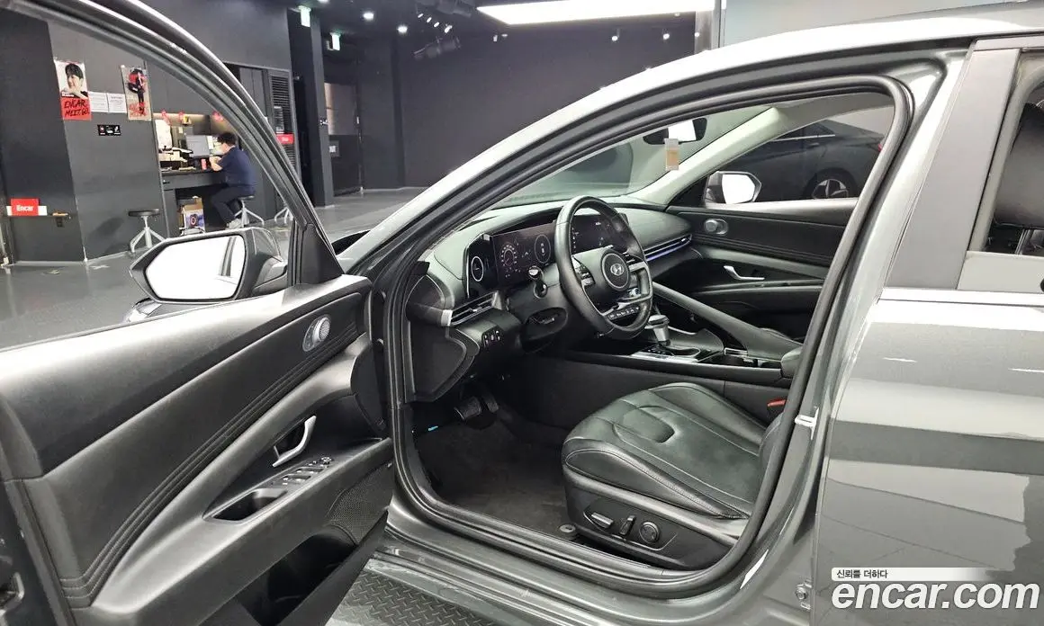 Hyundai Avante 2022 1.6 автомат (гидро), фото 13