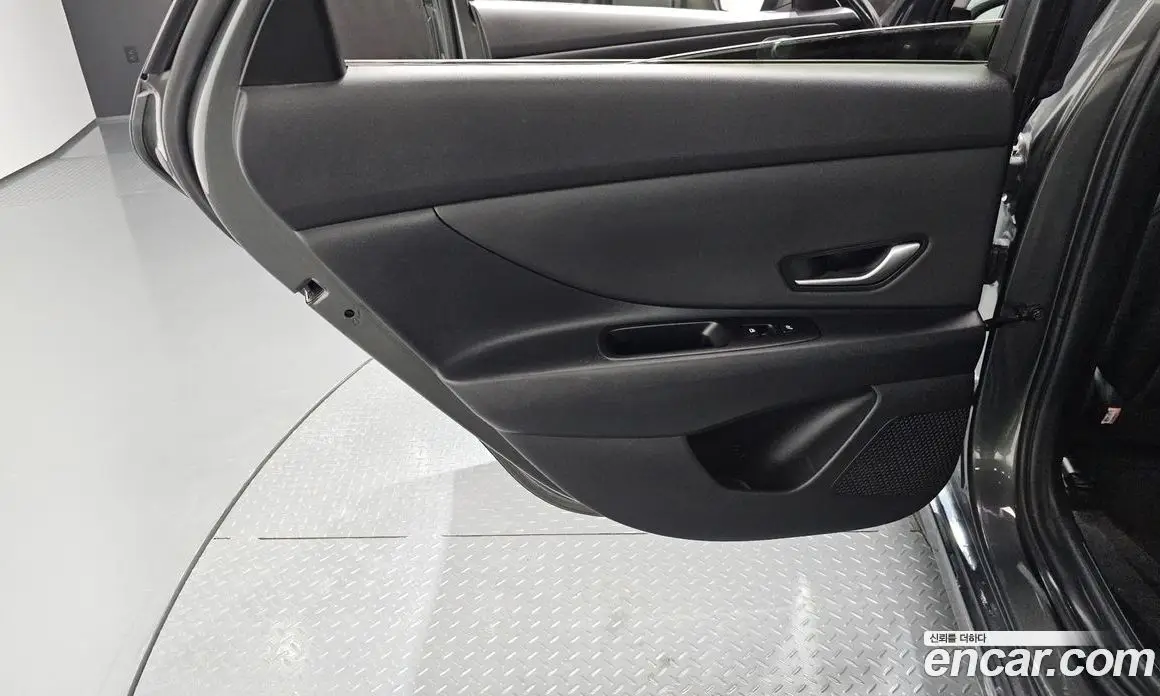 Hyundai Avante 2022 1.6 автомат (гидро), фото 15