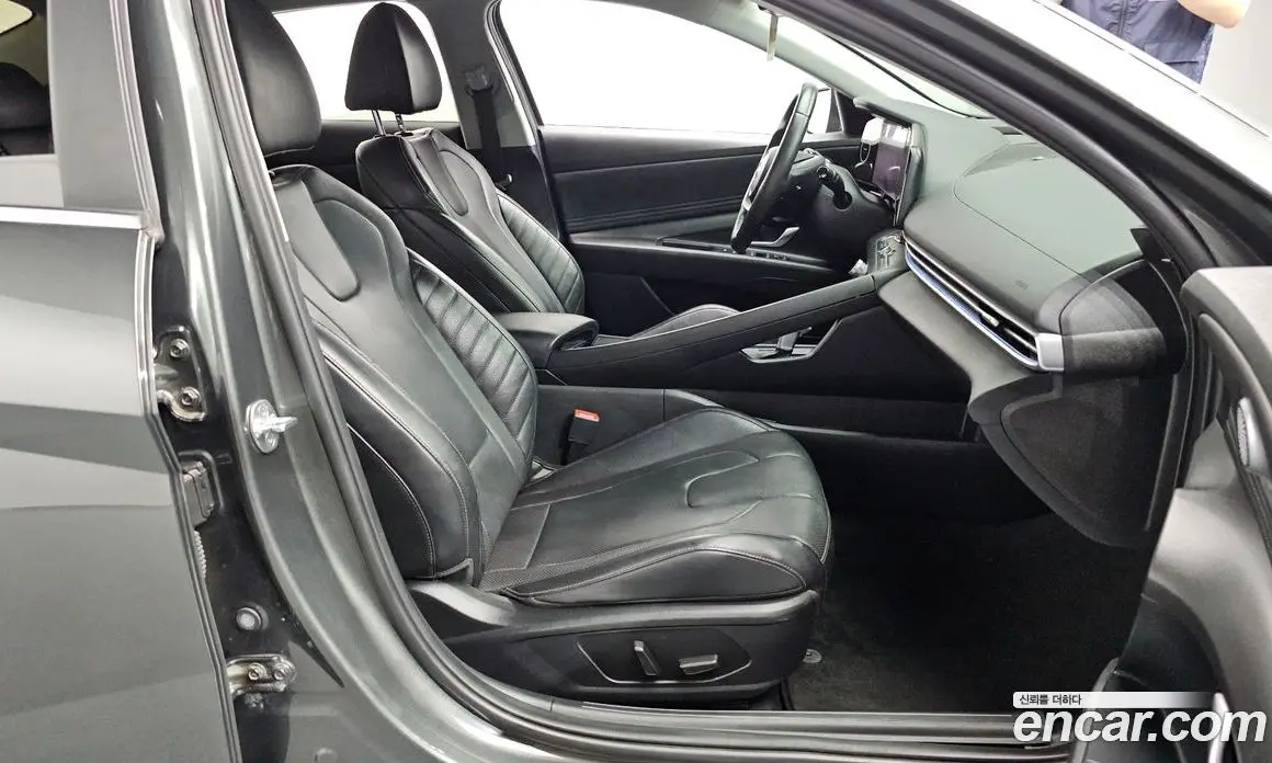 Hyundai Avante 2022 1.6 автомат (гидро), фото 18