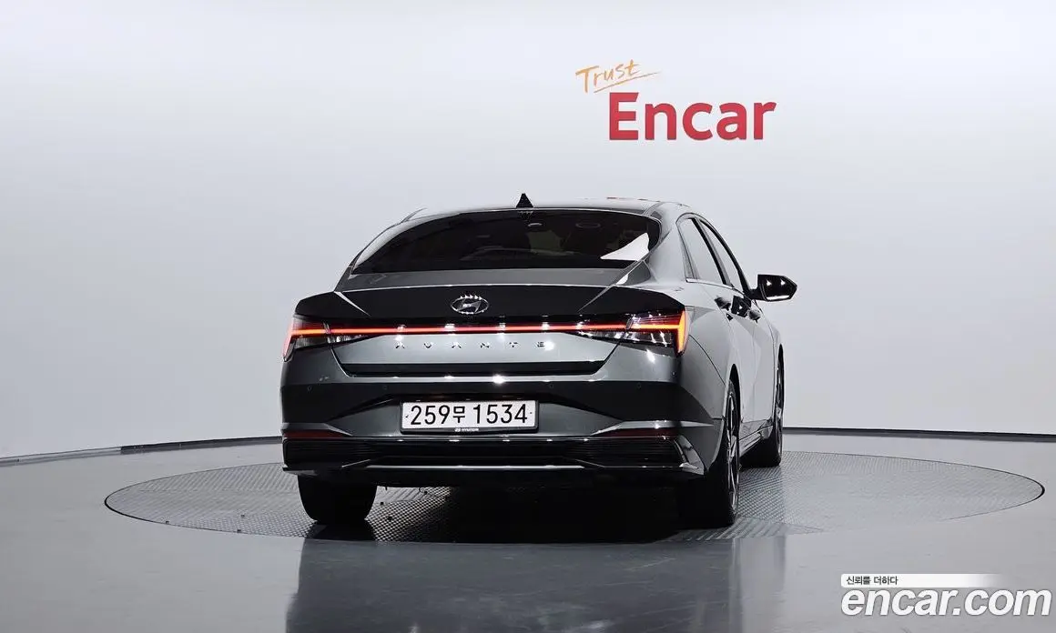Hyundai Avante 2022 1.6 автомат (гидро), фото 4