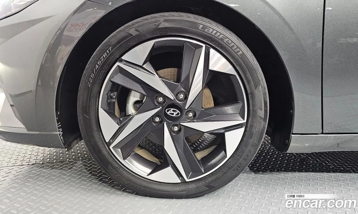 Hyundai Avante 2022 1.6 автомат (гидро), фото 5