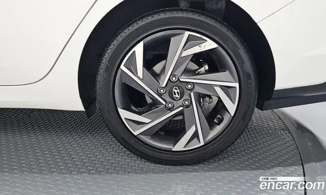 Hyundai Avante 2024 1.6 автомат (гидро), миниатюра 7 Hyundai Avante 2024 1.6 автомат (гидро), миниатюра 7