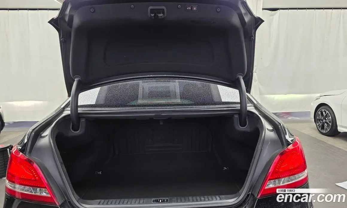 Hyundai Equus 2012 5.0 автомат (гидро), фото 20