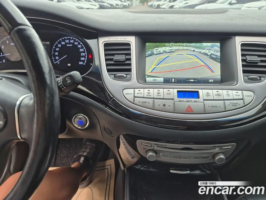 Hyundai Genesis 2013 3.3 автомат (гидро), фото 16