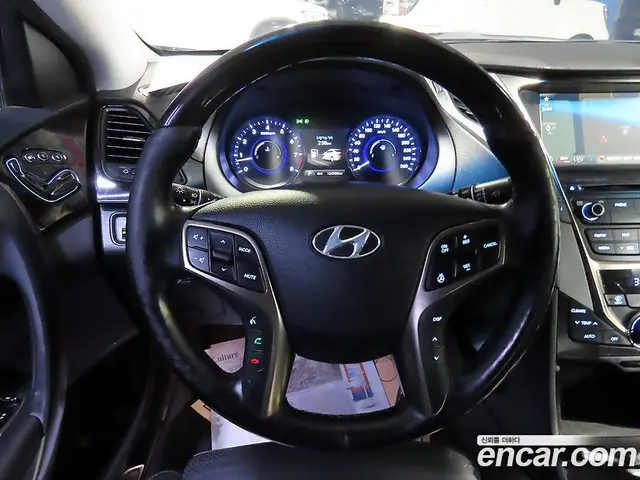 Hyundai Grandeur 2013 3.0 автомат (гидро), миниатюра 9