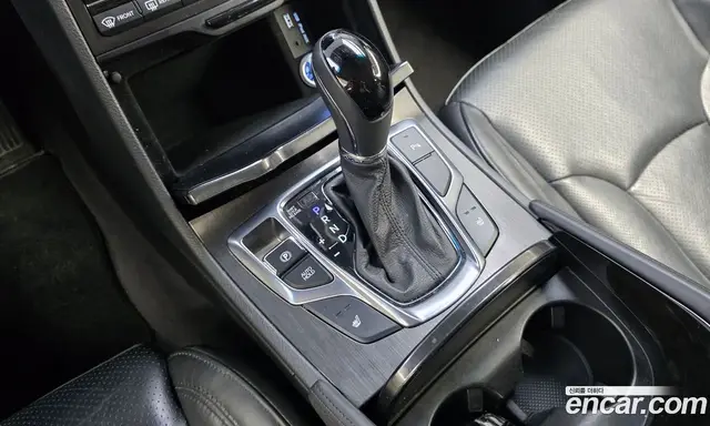 Hyundai Grandeur 2016 2.4 автомат (гидро), миниатюра 9