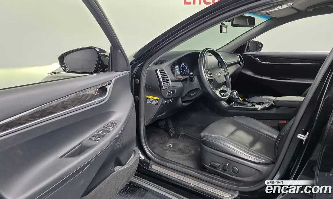 Hyundai Grandeur 2017 2.2 автомат (гидро), фото 13