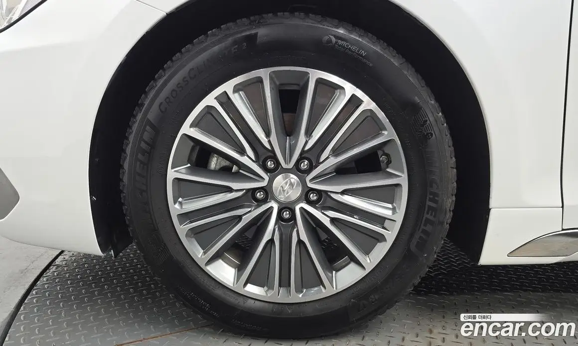 Hyundai Grandeur 2019 2.4 автомат (гидро), фото 4 Hyundai Grandeur 2019 2.4 автомат (гидро), фото 4