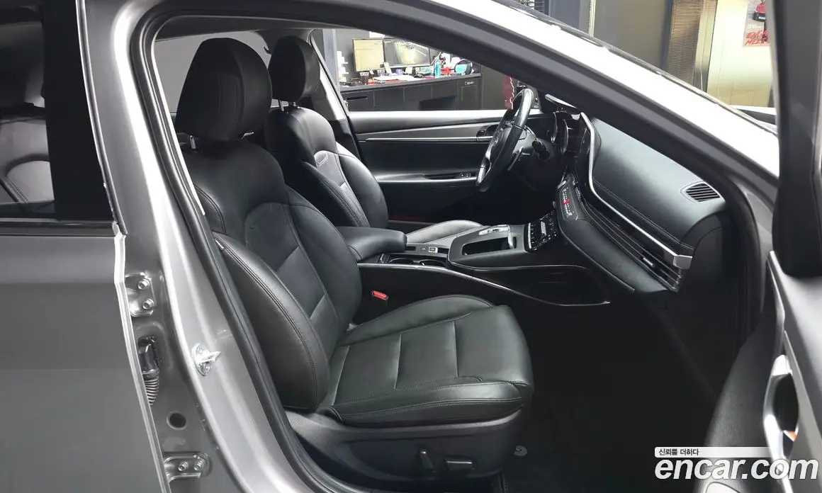 Hyundai Grandeur 2021 3.0 автомат (гидро), фото 17