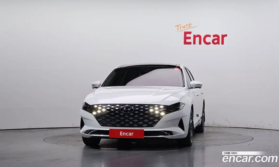 Hyundai Grandeur 2022 2.4 автомат (гидро), фото 3