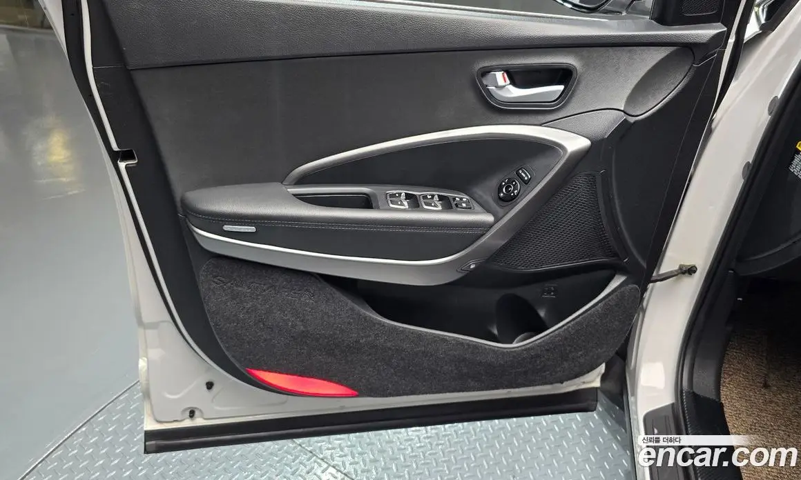 Hyundai Santa Fe 2016 2.0 автомат (гидро), фото 14 Hyundai Santa Fe 2016 2.0 автомат (гидро), фото 14