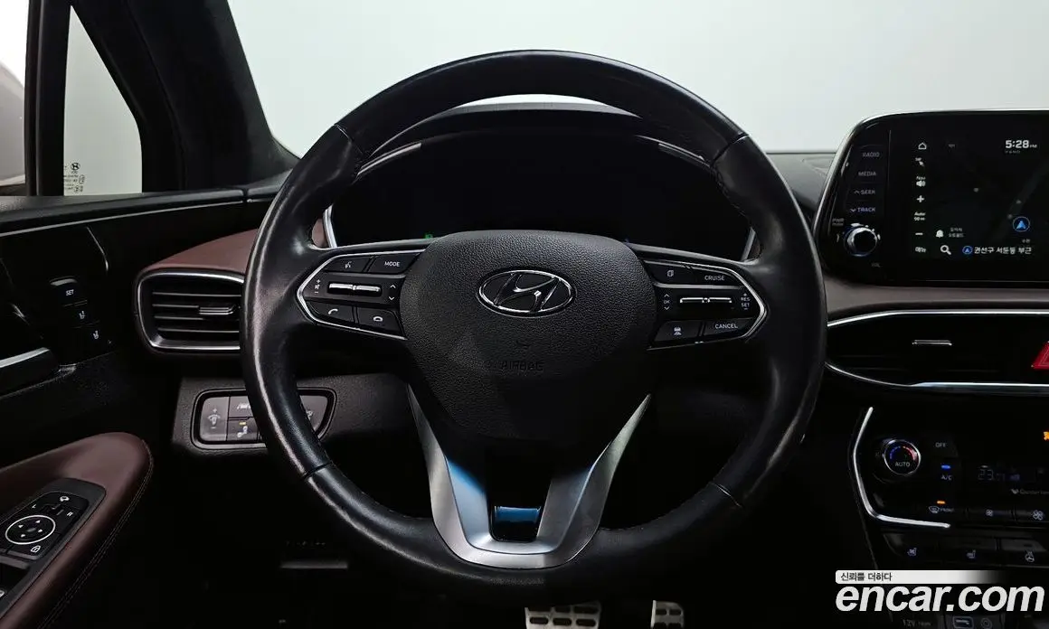 Hyundai Santa Fe 2018 2.0 автомат (гидро), фото 13