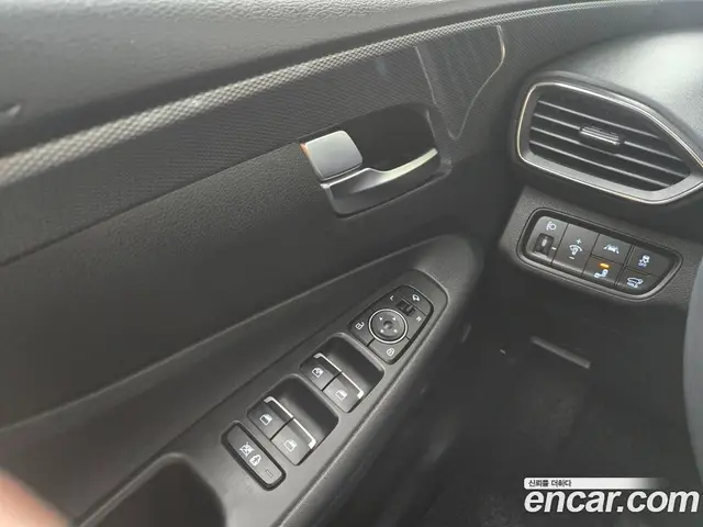 Hyundai Santa Fe 2019 2.0 автомат (гидро), миниатюра 2 Hyundai Santa Fe 2019 2.0 автомат (гидро), миниатюра 2