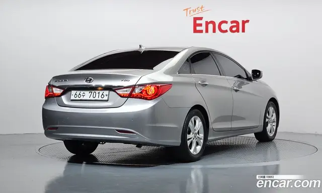 Hyundai Sonata 2011 2.0 автомат (гидро), миниатюра 2 Hyundai Sonata 2011 2.0 автомат (гидро), миниатюра 2