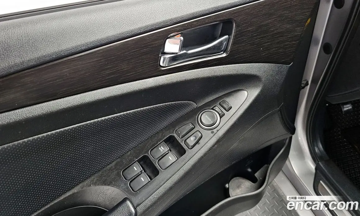 Hyundai Sonata 2011 2.0 автомат (гидро), фото 20 Hyundai Sonata 2011 2.0 автомат (гидро), фото 20