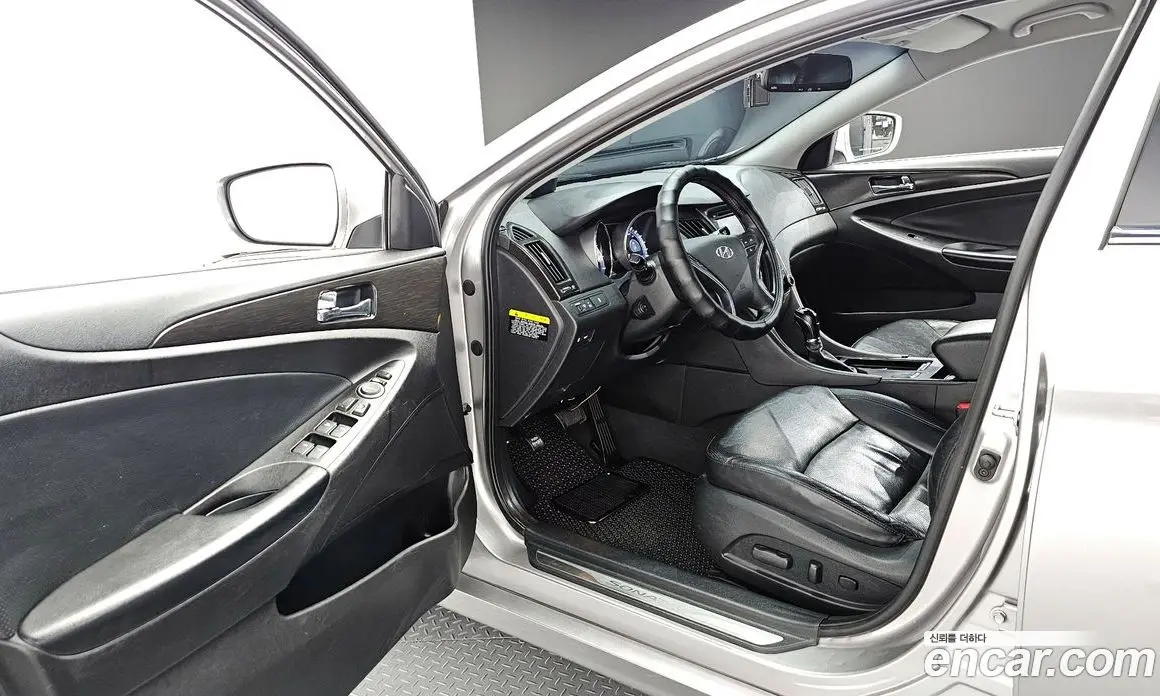 Hyundai Sonata 2011 2.0 автомат (гидро), фото 10 Hyundai Sonata 2011 2.0 автомат (гидро), фото 10