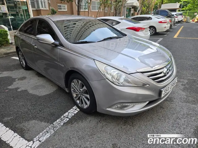 Hyundai Sonata 2012 2.0 автомат (гидро), миниатюра 3 Hyundai Sonata 2012 2.0 автомат (гидро), миниатюра 3