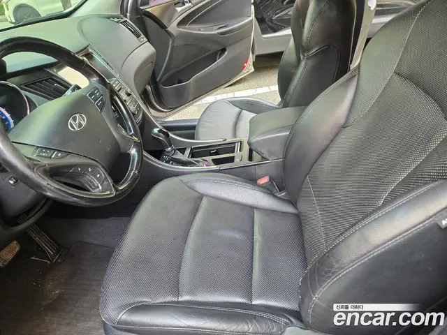 Hyundai Sonata 2012 2.0 автомат (гидро), миниатюра 7 Hyundai Sonata 2012 2.0 автомат (гидро), миниатюра 7