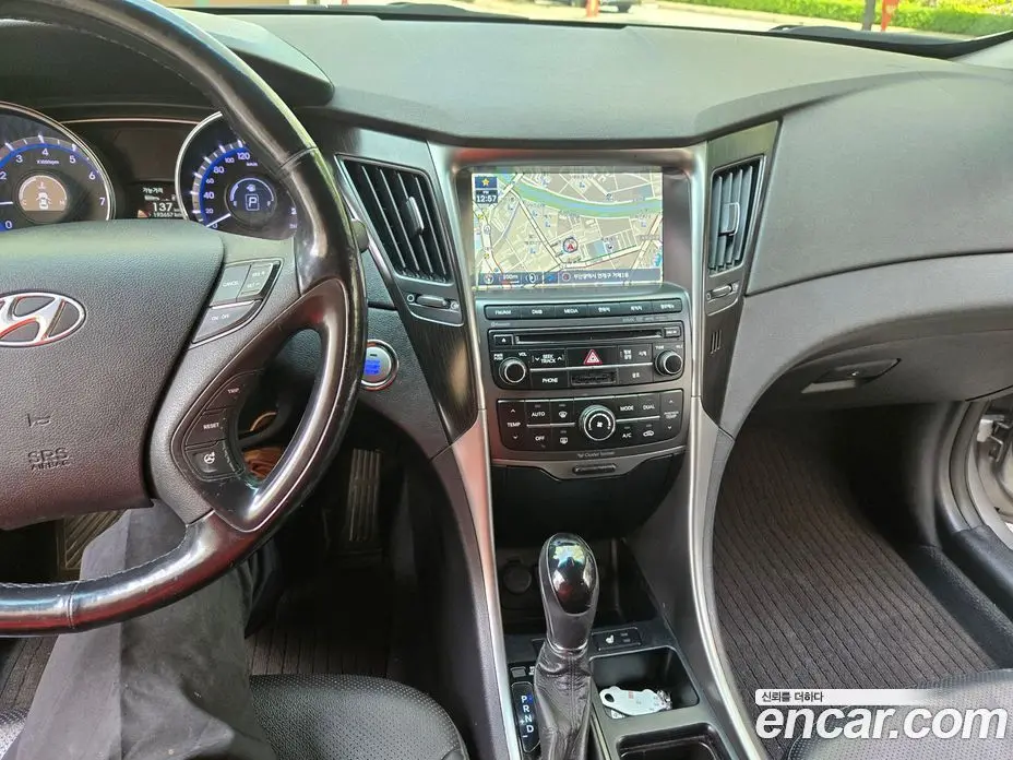 Hyundai Sonata 2012 2.0 автомат (гидро), фото 10 Hyundai Sonata 2012 2.0 автомат (гидро), фото 10