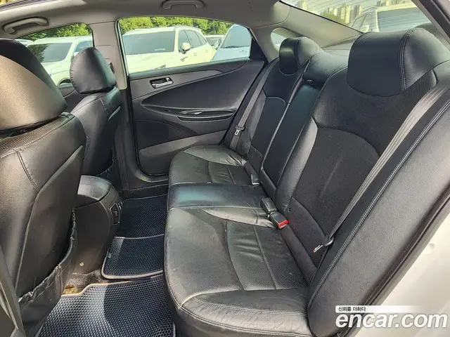Hyundai Sonata 2012 2.0 автомат (гидро), миниатюра 8 Hyundai Sonata 2012 2.0 автомат (гидро), миниатюра 8