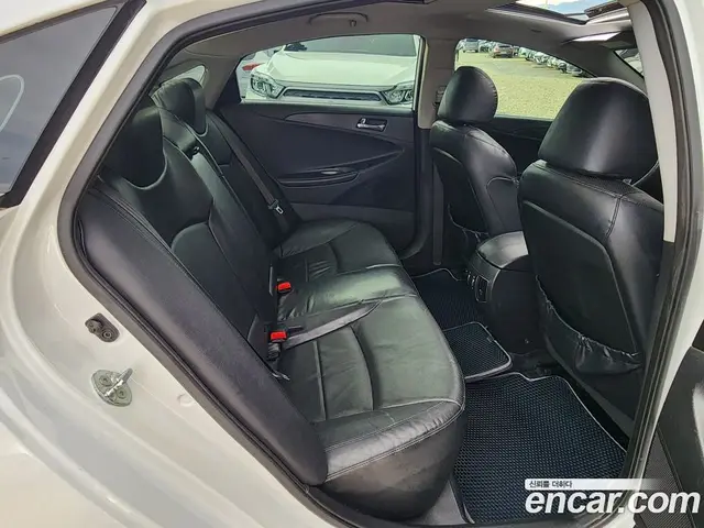Hyundai Sonata 2012 2.0 автомат (гидро), миниатюра 9 Hyundai Sonata 2012 2.0 автомат (гидро), миниатюра 9