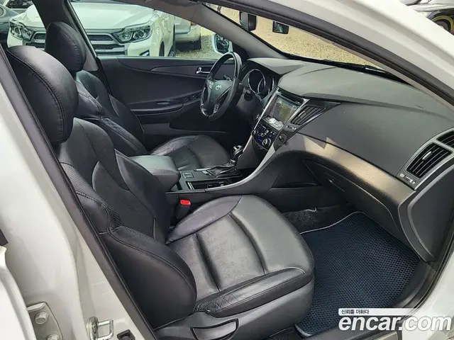 Hyundai Sonata 2012 2.0 автомат (гидро), миниатюра 10 Hyundai Sonata 2012 2.0 автомат (гидро), миниатюра 10