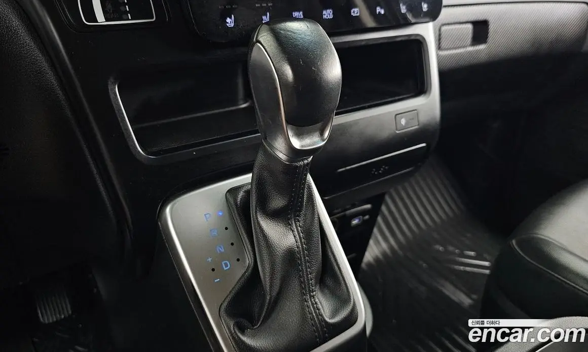 Hyundai Staria 2022 3.5 автомат (гидро), фото 12