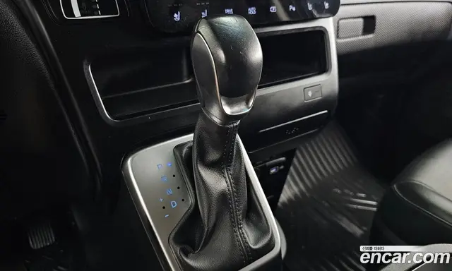 Hyundai Staria 2022 3.5 автомат (гидро), миниатюра 12