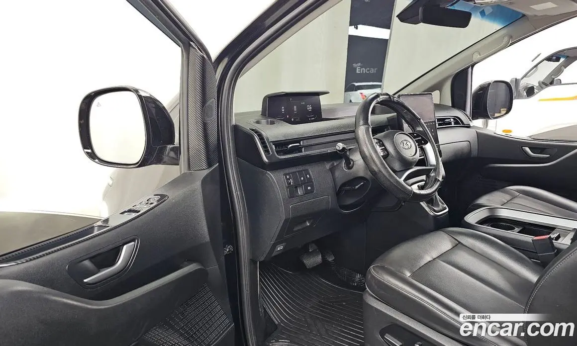 Hyundai Staria 2022 3.5 автомат (гидро), фото 13