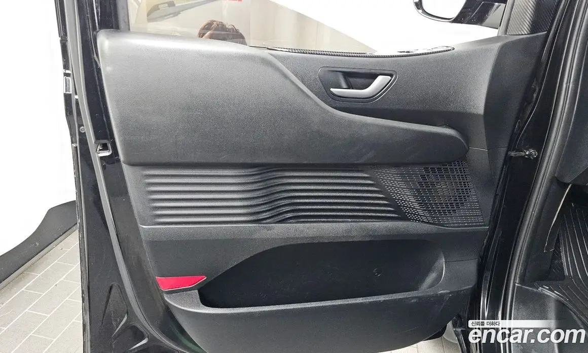 Hyundai Staria 2022 3.5 автомат (гидро), фото 14